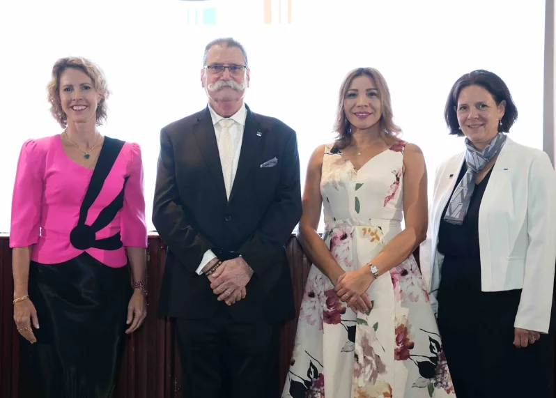 Sonia Barbry, Patrice Fostier, Geisha Carpio y Aline Renard Wang.