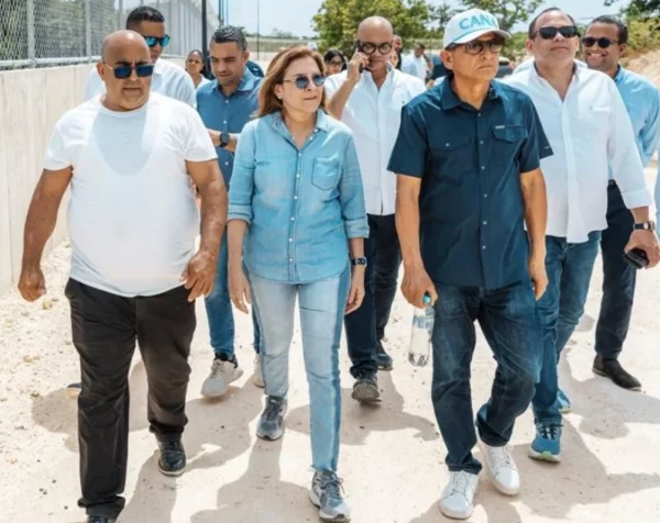 Carolina Mejía realizó un recorrido por  puntos fronterizos.