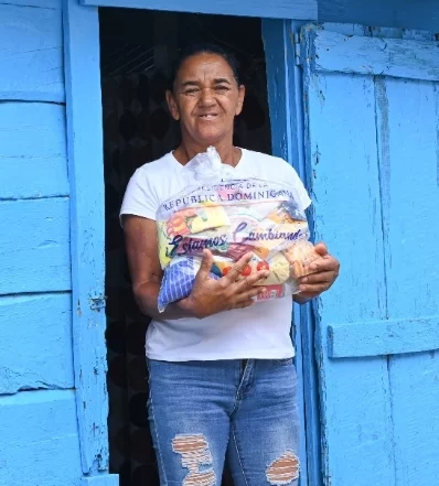 Las raciones fueron distribuidas a personas vulnerables. Las raciones fueron distribuidas a personas vulnerables.