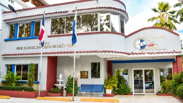 En el Día del Maestro, ADP renueva su compromiso con la educación pública del país