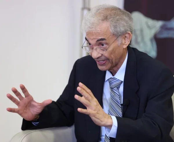 Rafael Mena, presidente  Andeclip, afirmó  mientras las AFP ganan con la Seguridad Social, las clínicas desaparecen.  José de León