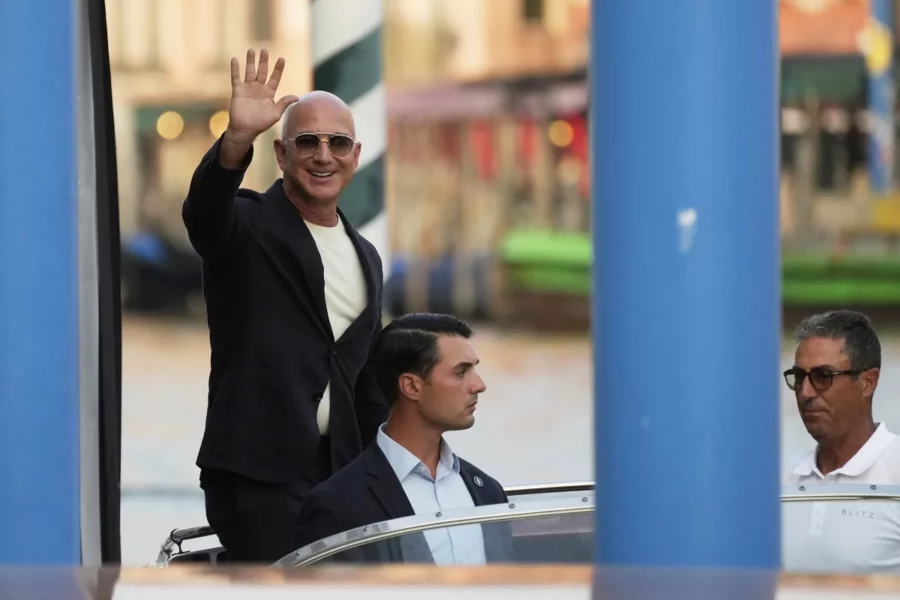AP_0022595400bezos