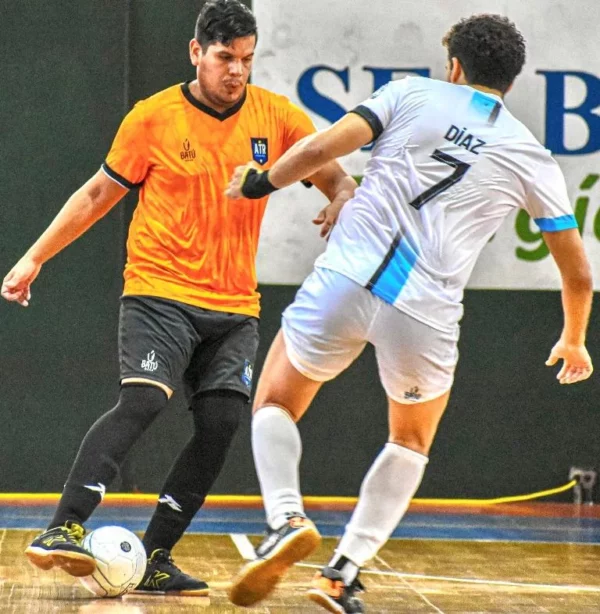 Acción del partido entre el Tilín FC y el Atlético República, el pasado domingo LNFD.