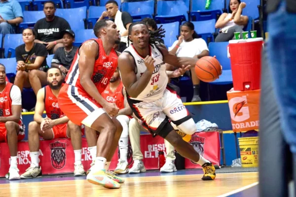 Adrio Bailey, de los Indios