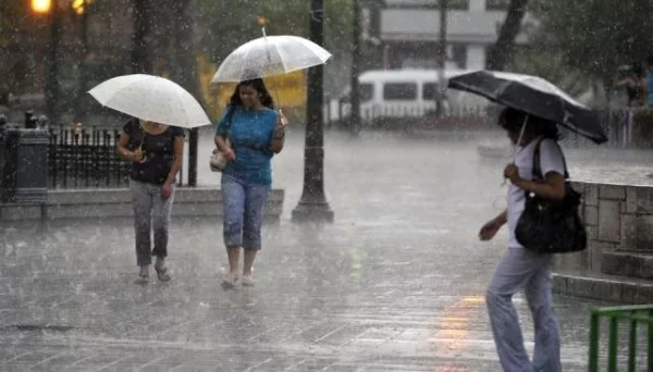 Meteorología prevé fuertes aguaceros con tormentas eléctricas este martes