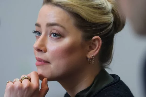 Amber Heard confirmó su regreso a los escenarios tras años de perfil bajo
