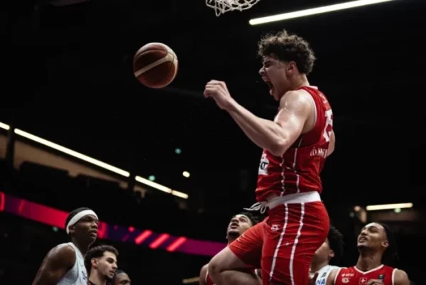 Andrin Njock, de Suiza