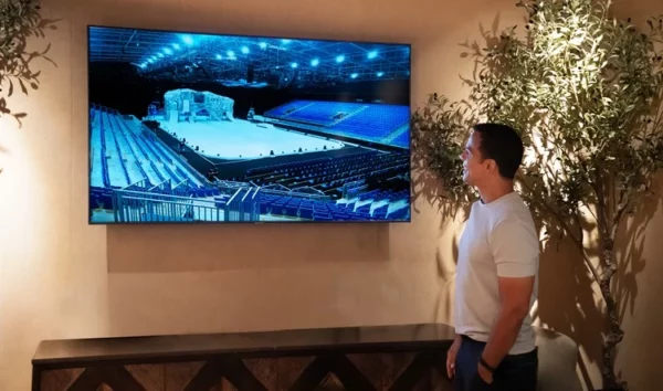 Saymon Díaz presentó a la prensa el proyecto La arena de Santo Domingo