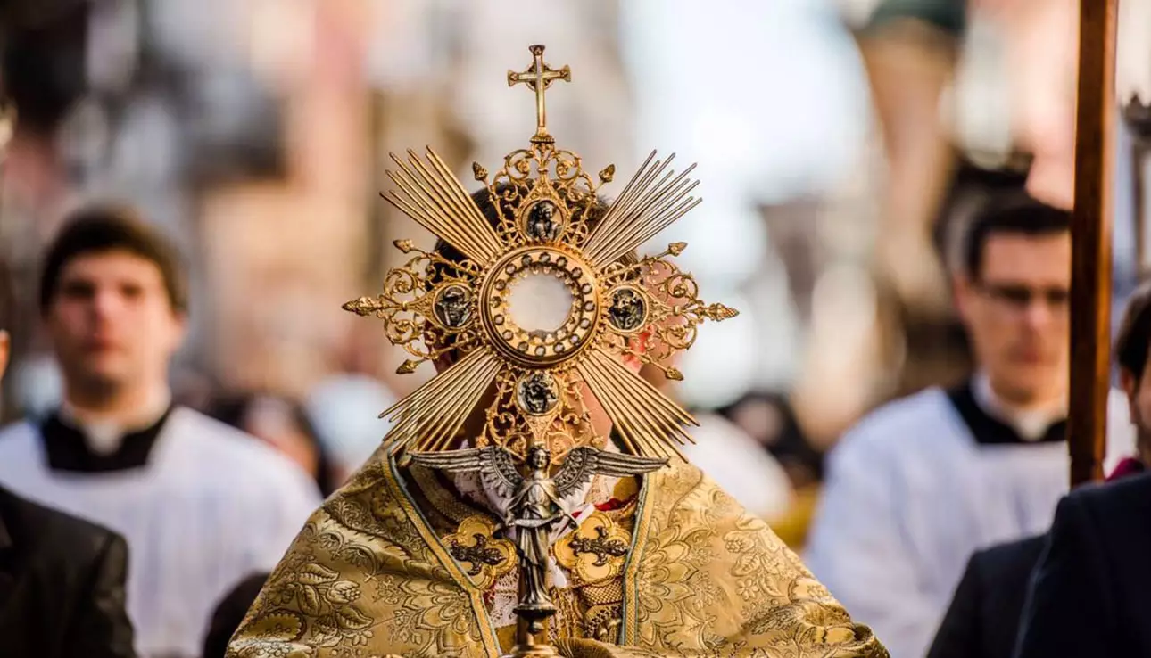 La historia detrás de Corpus Christi: el milagro que cambió la fe católica para siempre ¿Por qué se celebra?