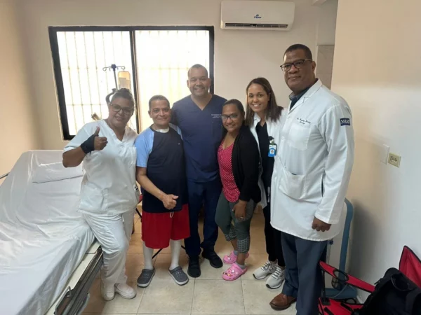 Camarero del Jet Set sale del hospital, tras 56 días ingresado.