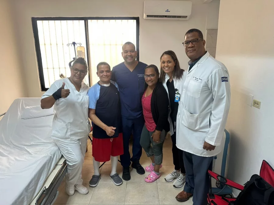 Camarero del Jet Set sale del hospital, tras 56 días ingresado. Camarero del Jet Set sale del hospital, tras 56 días ingresado.