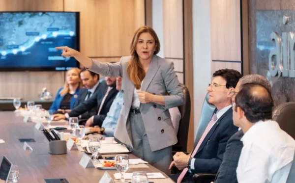Carolina Mejía se reunió con la directiva de la AIRD. Fuente externa