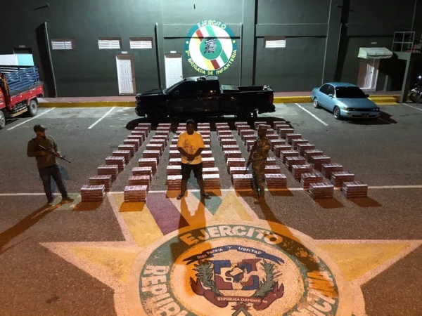 Contrabando oculto en camioneta