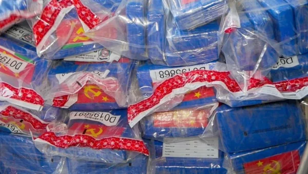 PN y DNCD incautan 200 paquetes de cocaína en Boca Chica