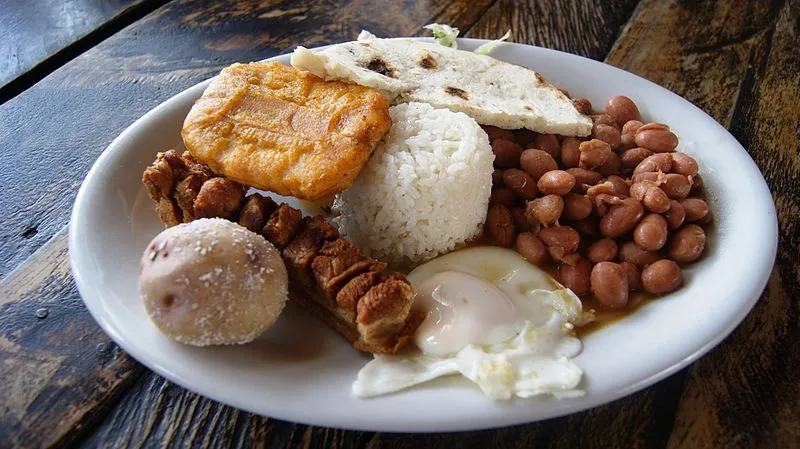 Plato típico colombiano