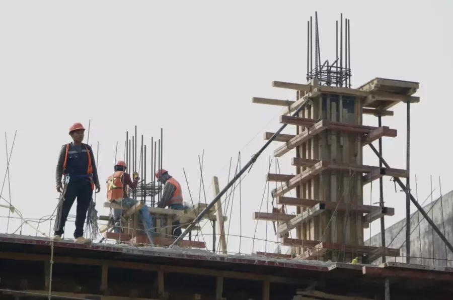 El sector construcción enfrenta alto costo en los préstamos interinos.