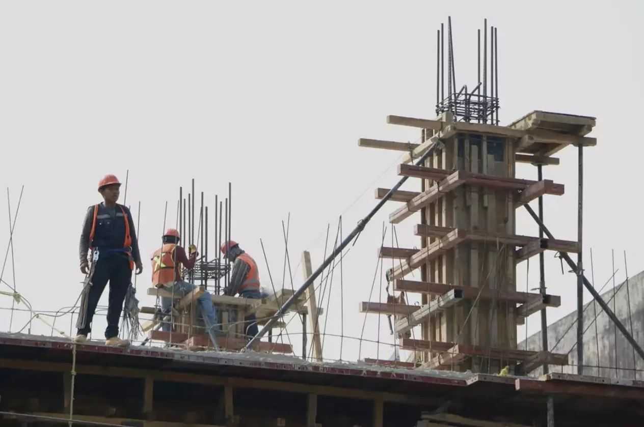 Abinader revela que 57 % de las construcciones se hacían sin permisos antes de su gestión