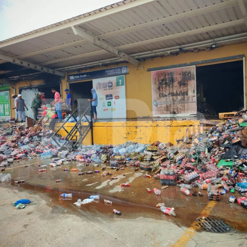 La mayoría de los comerciantes no contaba con seguros y además tenía créditos pendientes con suplidores.