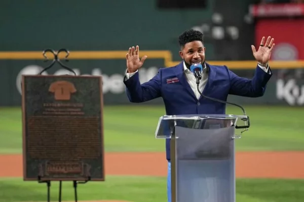 Elvis Andrus inducido al Salón de la Fama de Texas