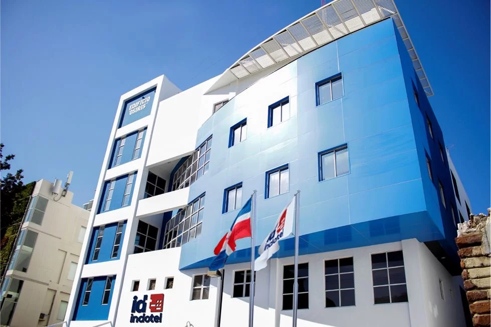 Fachada del Instituto Dominicano de las Telecomuncaciones (INDOTEL)