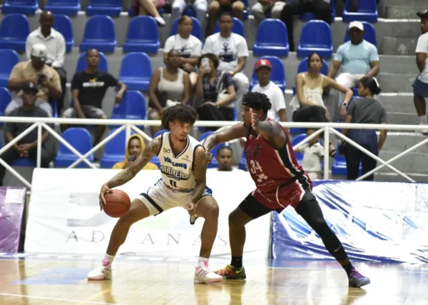 Ferreiras defendiendo a Andersson