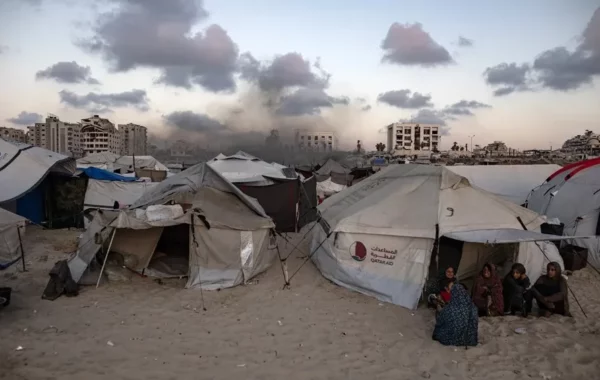 La Fundación Humanitaria para Gaza cierra un punto de distribución de comida en la Franja