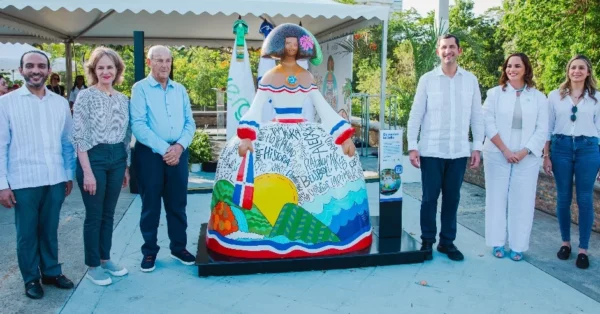 Giancarlo Vega, Belinda Mastrolilli, Víctor González, Roberto Herrera, Marie Elena Estrada y Liz Mieses. Fuente externa