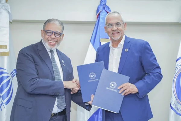 Presidente del CND  Alejandro de Jesús Abreu y el director general de la DGDC, Modesto Guzmán