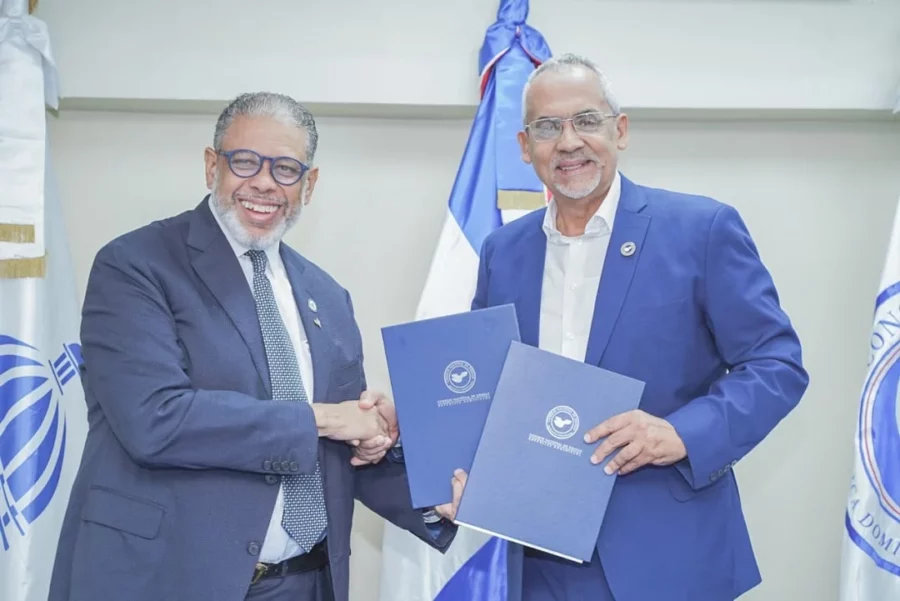 Presidente del CND Alejandro de Jesús Abreu y el director general de la DGDC, Modesto Guzmán Presidente del CND Alejandro de Jesús Abreu y el director general de la DGDC, Modesto Guzmán