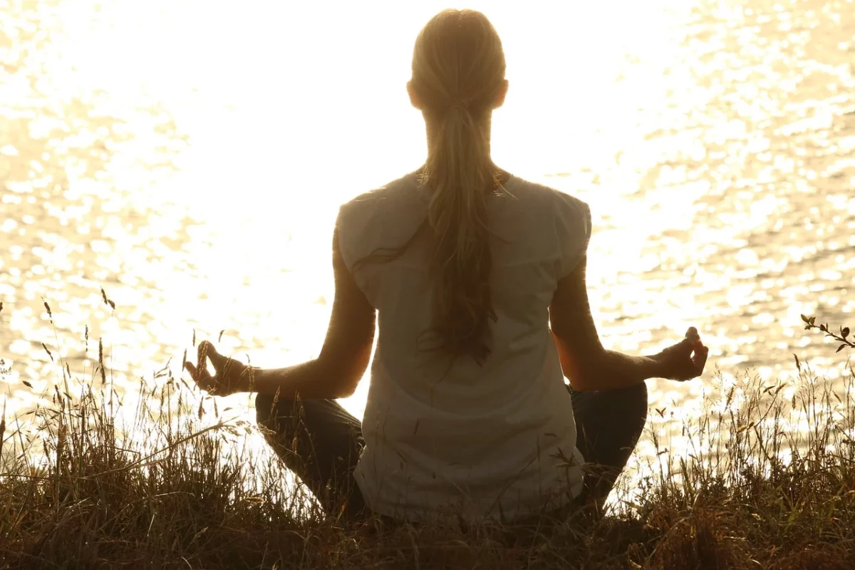 La meditación como acto de unidad. Imagen de Pexels en Pixabay