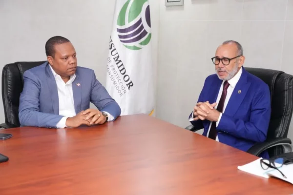 -Director ejecutivo del INABIE, Víctor Castro, y el titular de Pro Consumidor, Eddy Alcántara, acuerdan colaboración interinstitucional-