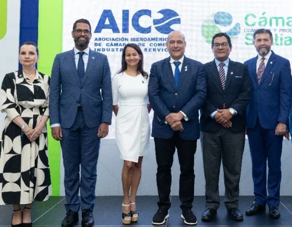 Irma Rivera, Julio José Rojas, Yolanda Cosme, Luis Campos, Justo Pedro Castellano y Fernando Puig. Fuente externa