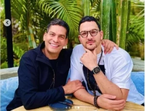 Ismael Cala y su pareja Bruno