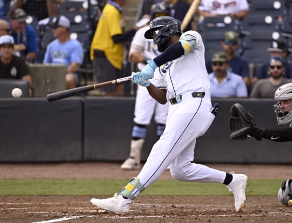 Junior Caminero sigue caliente y ayer disparó su jonrón 19    de la temporada.  Ap