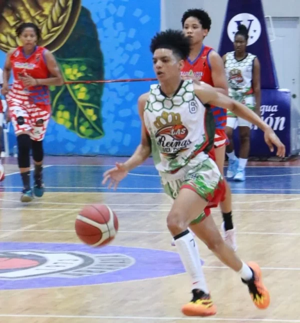 Jennifer Jiménez, de las Reinas del Este.