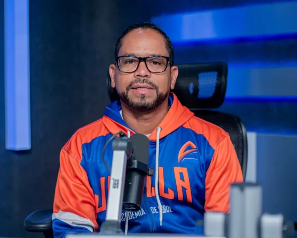 John Carmona presidente de la Academia La Javilla