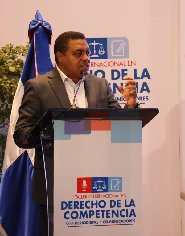 José Monegro, en conferencia inaugural de Procompetencia