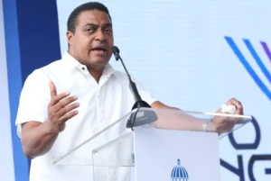 José P. Monegro, presidente comité organizador, resalta importancia de la instalación y los venideros juegos. Fuente externa