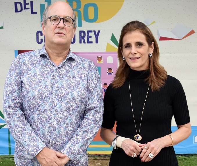 Juan Carlos Toral, auspiciador del festival, y Ligia Bonetti, presidente del Grupo SID. Fuente externa