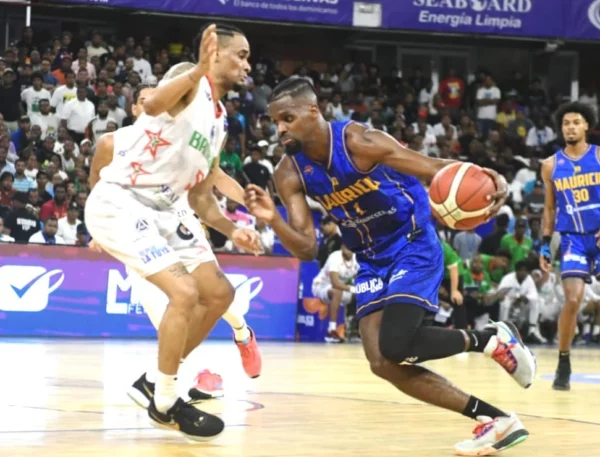 Juan-Miguel-Suero-del-Mauricio-Baez-defendido-por-Victor-Liz-de-Bameso.