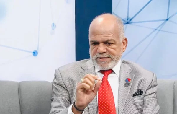 Juan Vicente Méndez, especialista en cirugía general y laparoscopia.