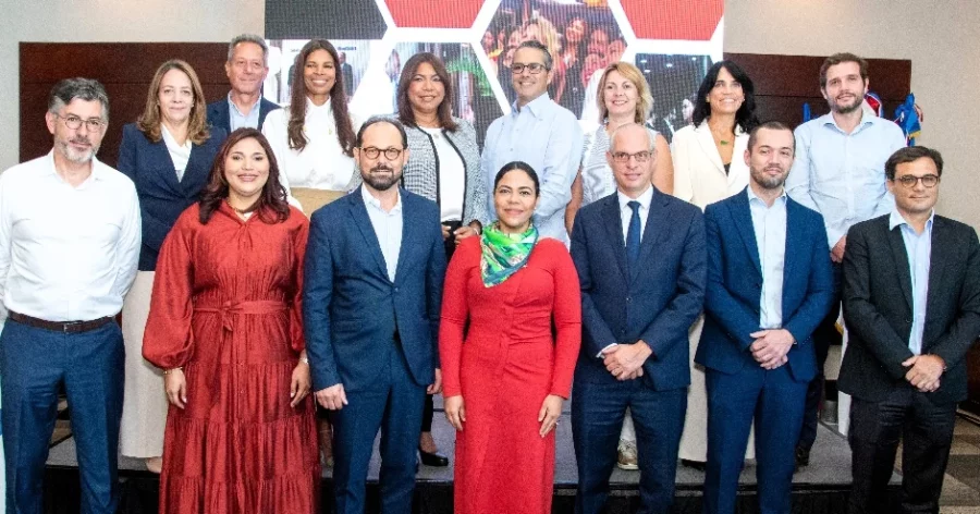 La Junta Directiva de la Cámara de Comercio e Industria Franco-Dominicana (CCIFD), durante la asamblea. La Junta Directiva de la Cámara de Comercio e Industria Franco-Dominicana (CCIFD), durante la asamblea.