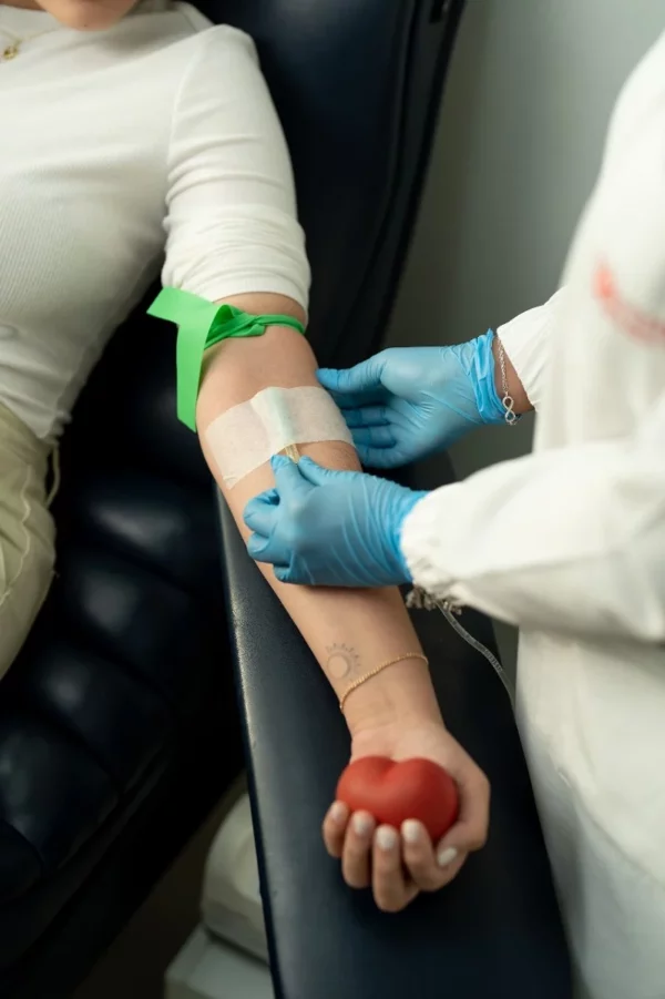 La donación voluntaria de sangre en el país es promovida por diversas entidades.
