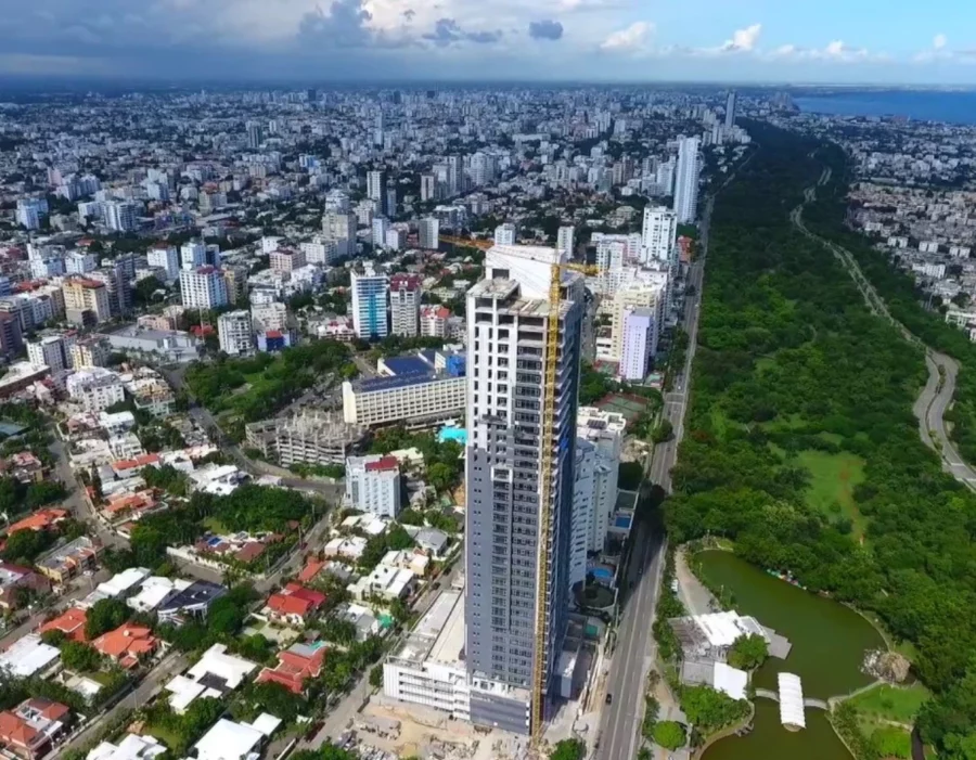 La zona baja de Santo Domingo cuenta con terrenos más sólidos que favorecen construcción. Fuente externa La zona baja de Santo Domingo cuenta con terrenos más sólidos que favorecen construcción. Fuente externa