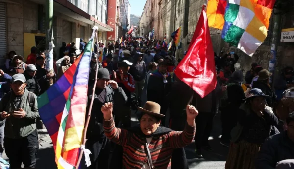 Los manifestantes tildan al presidente Luis Arce de traidor. Fuente externa