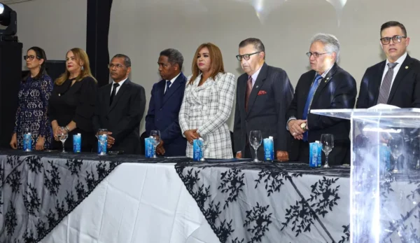 Hospital Materno Dra. Evangelina Rodríguez gradúa 21 especialistas materno-infantil