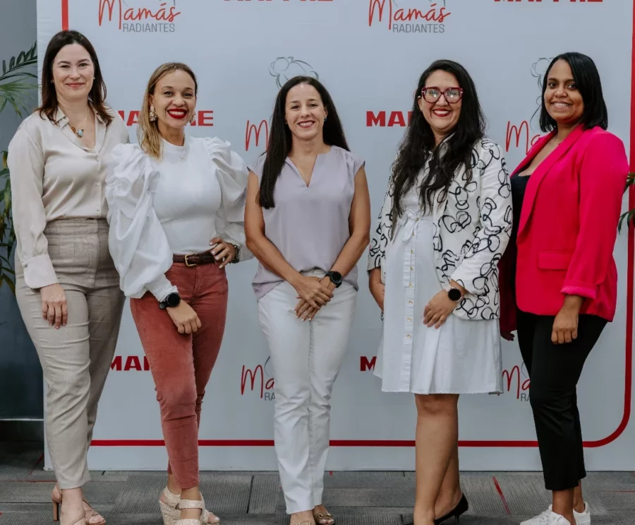 Michaela Arriaza, Israelina Peña, Doris Alburquerque, Cath Rodríguez y Lucilene Arias. Fuente externa Michaela Arriaza, Israelina Peña, Doris Alburquerque, Cath Rodríguez y Lucilene Arias. Fuente externa