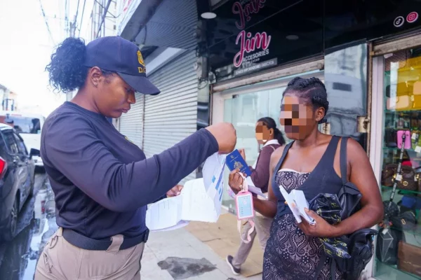 Las unidades de interdicción migratoria detienen 1,796 extranjeros sin documentos y deportan 1,251