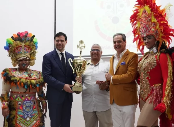 Ministerio de Cultura entrega Premios Anuales de Carnaval. Fuente externa