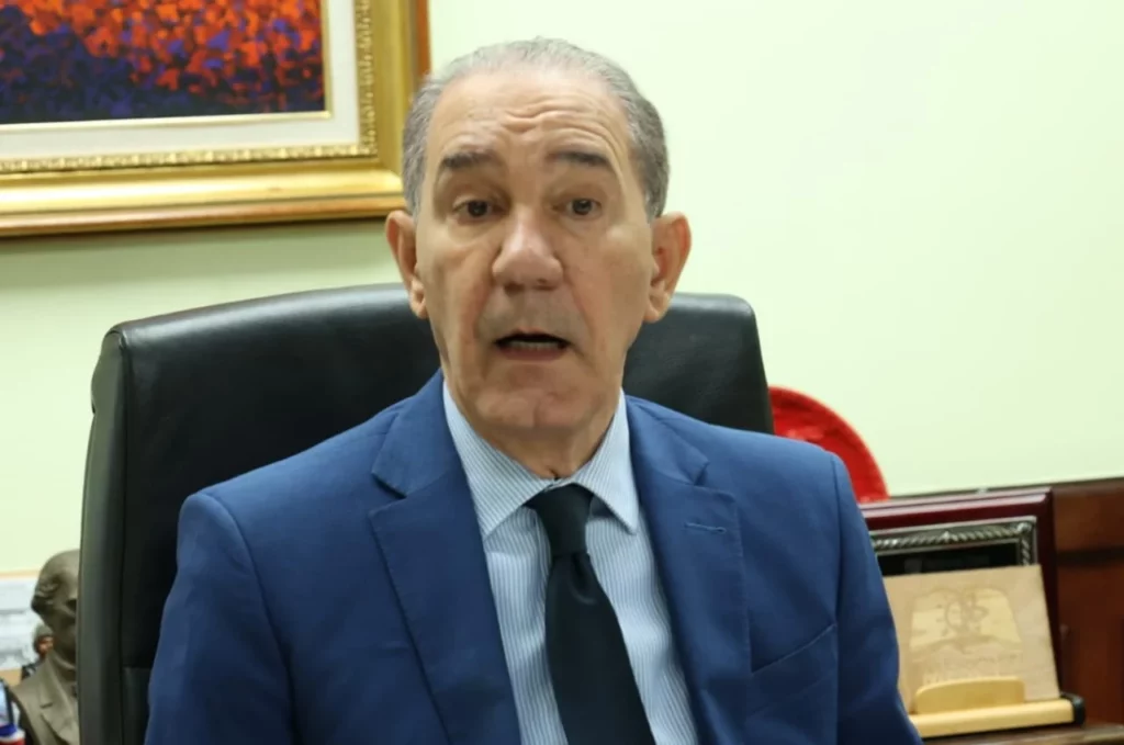 ¿Pueden las universidades obligar a los estudiantes a terminar con un pensum distinto al de su inscripción? El Mescyt responde